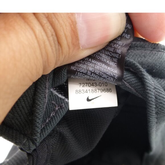 Nike and Mickey Mouse Disney Adjustable Fit Baseball Hat - Picture 10 of 14